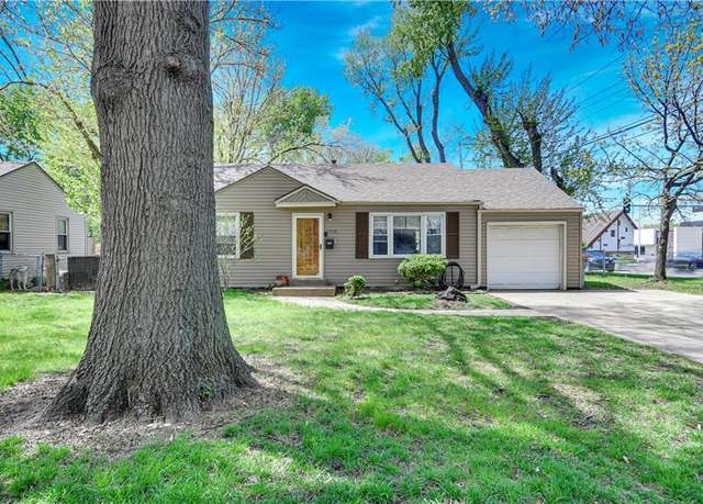 Property at 7500 Foster St, Overland Park, KS 66204, 2 beds, 1 bath