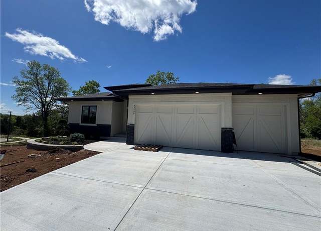 Property at 22393 W 89th Ter, Lenexa, KS 66227, 4 beds, 3 baths