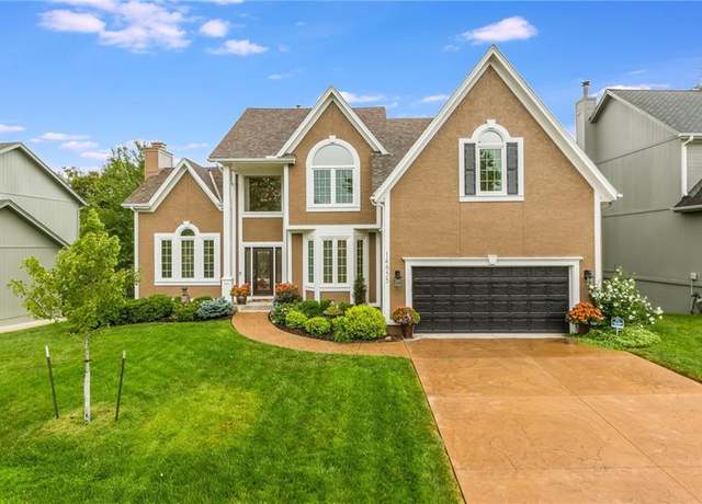 Property at 14655 S Greenwood St, Olathe, KS 66062, 4 beds, 3.5 baths