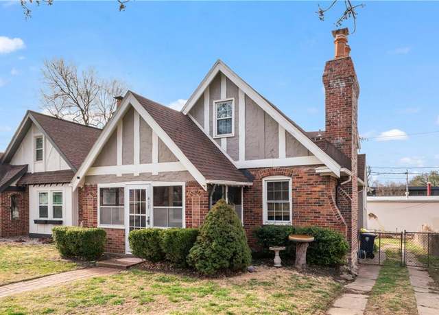 Property at 417 E 62nd St, Kansas City, MO 64110, 3 beds, 2 baths