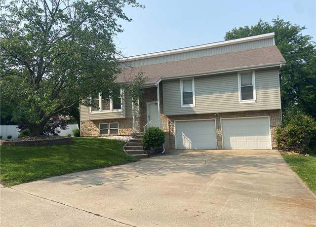 Property at 108 Charles St, Liberty, MO 64068, 5 beds, 3 baths