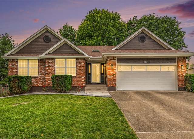Property at 2409 NE Cedar Creek Ct, Blue Springs, MO 64014, 3 beds, 2 baths