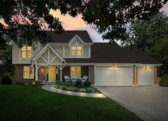 Property at 614 Harborview Dr, Smithville, MO 64089, 4 beds, 3.5 baths