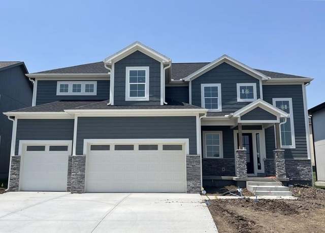 Property at 17194 S Heatherwood St, Olathe, KS 66062, 5 beds, 4 baths