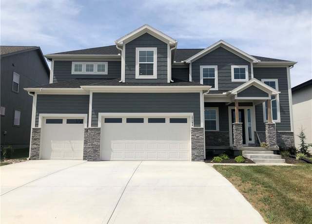 Property at 17194 S Heatherwood St, Olathe, KS 66062, 5 beds, 4 baths