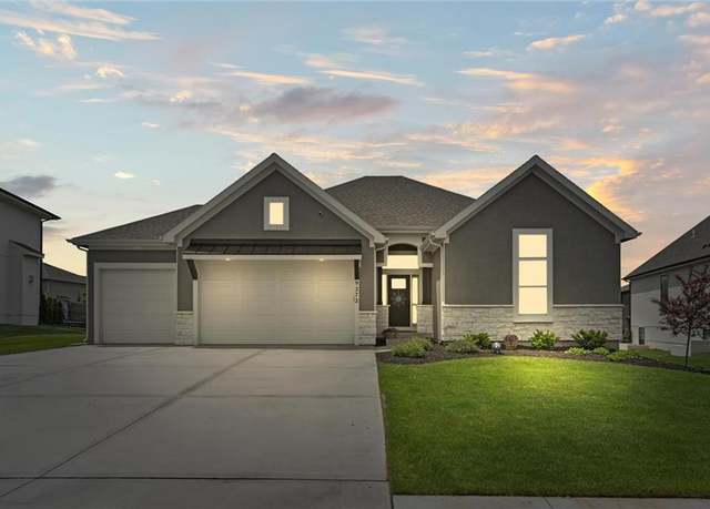 Property at 9272 Barth Rd, Lenexa, KS 66227, 4 beds, 3.5 baths
