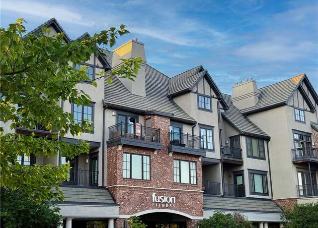 Property at 10511 Mission Rd #310, Leawood, KS 66206, 2 beds, 2.5 baths