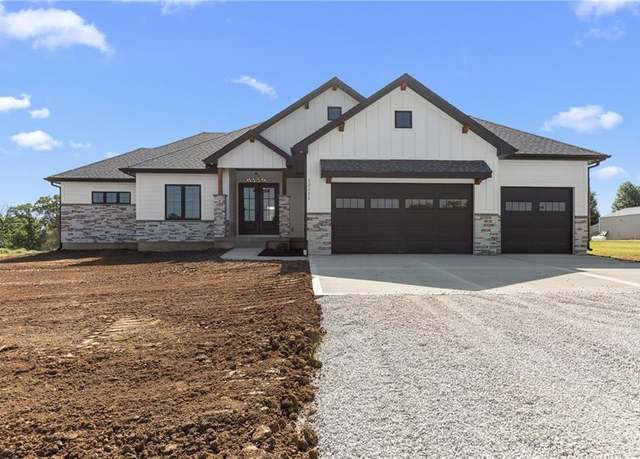 Property at 12111 S Faulkenberry Rd, Lone Jack, MO 64070, 5 beds, 3 baths