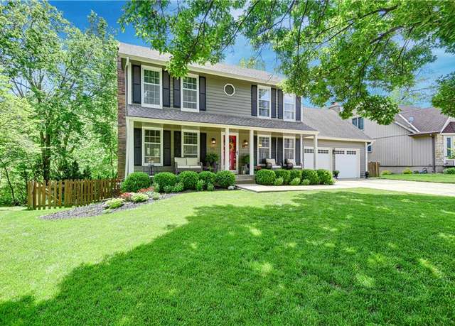 Property at 11951 Harrison Dr, Kansas City, MO 64146, 4 beds, 3.5 baths