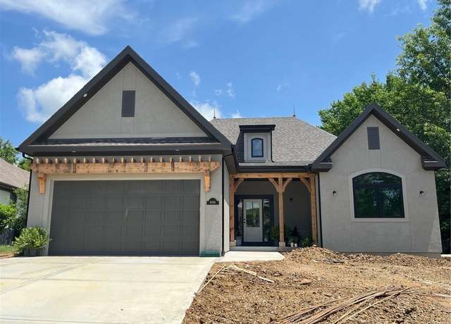 Property at 10001 N Euclid Ave, Kansas City, MO 64155, 4 beds, 4 baths