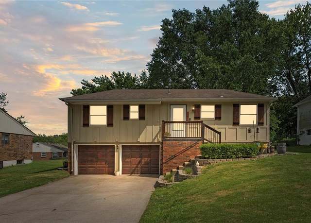 Property at 1216 NW Somerset Ct, Blue Springs, MO 64015, 3 beds, 2 baths
