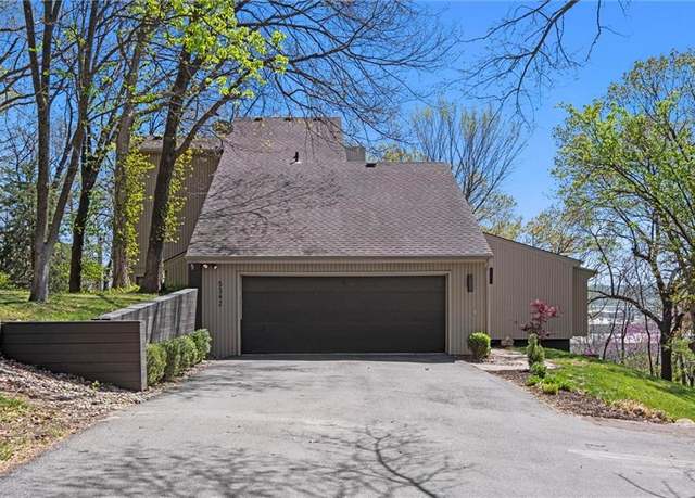 Property at 5342 NW Platte Rd, Riverside, MO 64150, 5 beds, 3.5 baths