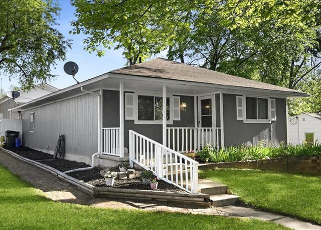 Property at 1216 Cheyenne St, Leavenworth, KS 66048, 3 beds, 1 bath