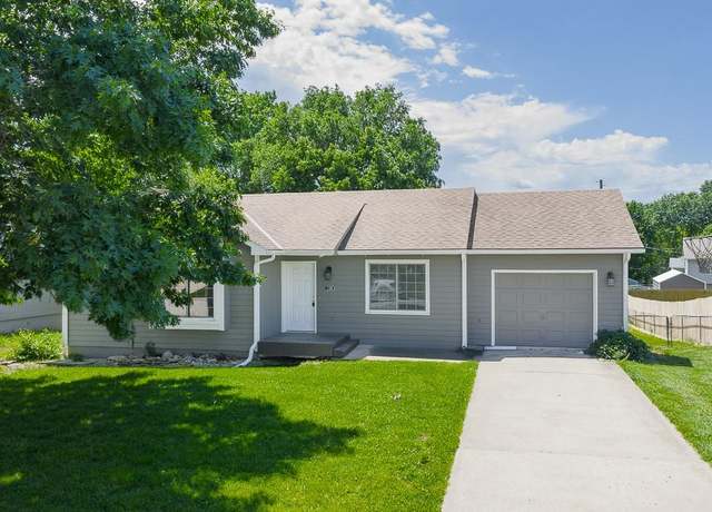 Property at 1180 Greenwood Pkwy, Tonganoxie, KS 66086, 3 beds, 2.5 baths
