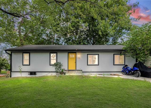 Property at 313 Clearview Dr, Pleasant Hill, MO 64080, 4 beds, 2 baths