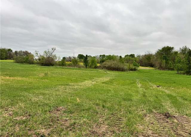 Property at 25207 E Cowherd Rd, Blue Springs, MO 64015