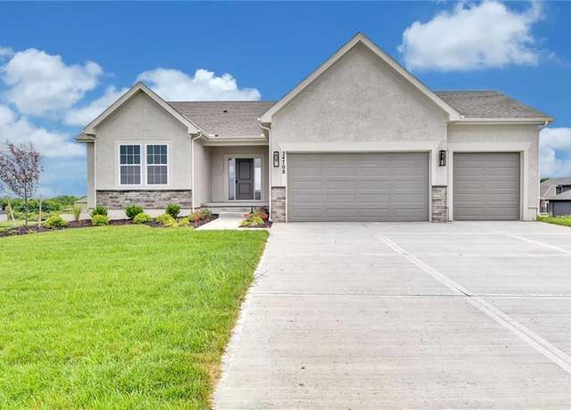 Property at 6045 Apache Dr, Shawnee, KS 66226, 4 beds, 3 baths
