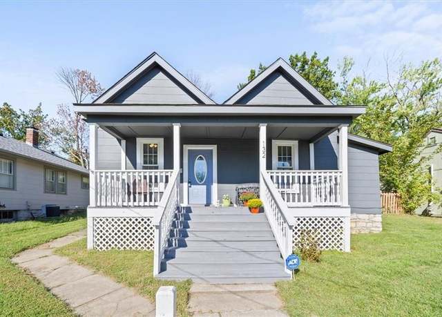 Property at 132 S Myrtle St, Excelsior Springs, MO 64024, 3 beds, 1 bath
