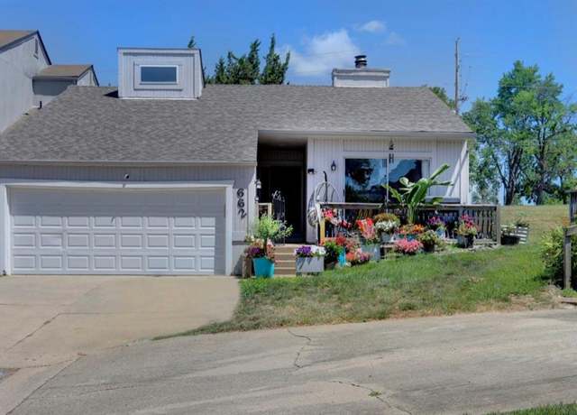Property at 662 NW Valleybrook Rd, Blue Springs, MO 64014, 2 beds, 2 baths