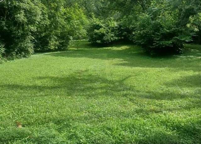Property at 10300 E Norledge Ave, Independence, MO 64053