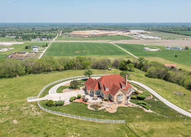 Property at 17029 Chieftain Rd, Tonganoxie, KS 66086, 4 beds, 6 baths