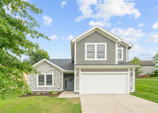 Property at 13707 Berger St, Bonner Springs, KS 66012, 4 beds, 2.5 baths