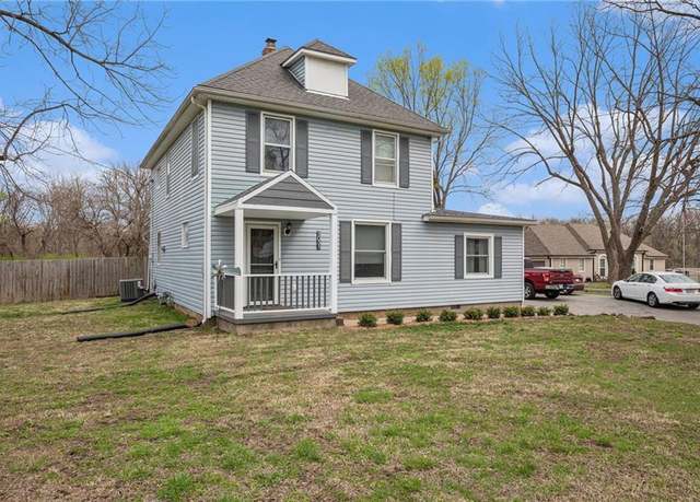 Property at 3031 Shrine Park Rd, Leavenworth, KS 66048, 4 beds, 2.5 baths