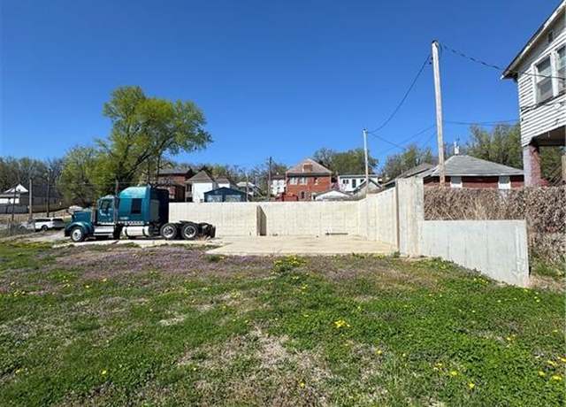 Property at 1210 N 3rd St, St Joseph, MO 64501