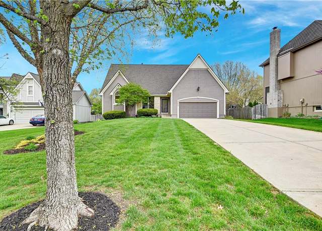 Property at 5424 W 132nd Ter, Overland Park, KS 66209, 5 beds, 3.5 baths