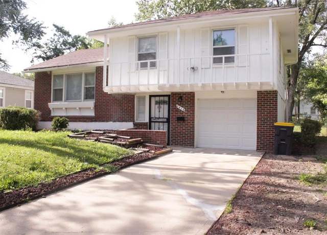 Property at 8416 E 92nd Pl, Kansas City, MO 64138, 3 beds, 2 baths