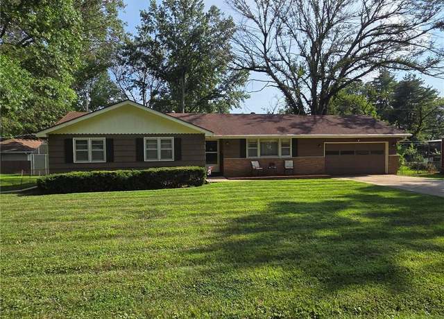 Property at 1403 W Bryson St, Independence, MO 64052, 3 beds, 2.5 baths