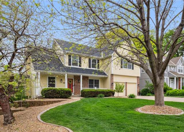 Property at 11546 S Northwood Dr, Olathe, KS 66061, 4 beds, 3.5 baths