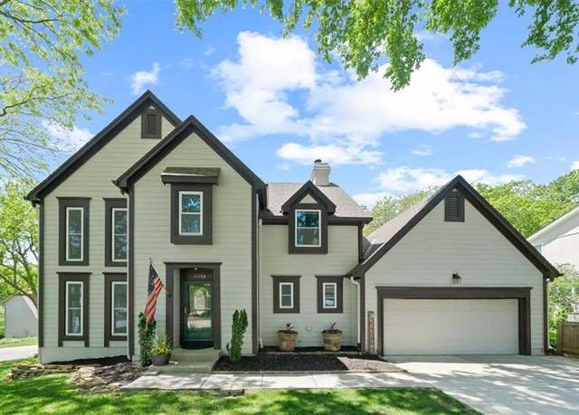 Property at 11408 S Hunter Dr, Olathe, KS 66061, 4 beds, 3.5 baths