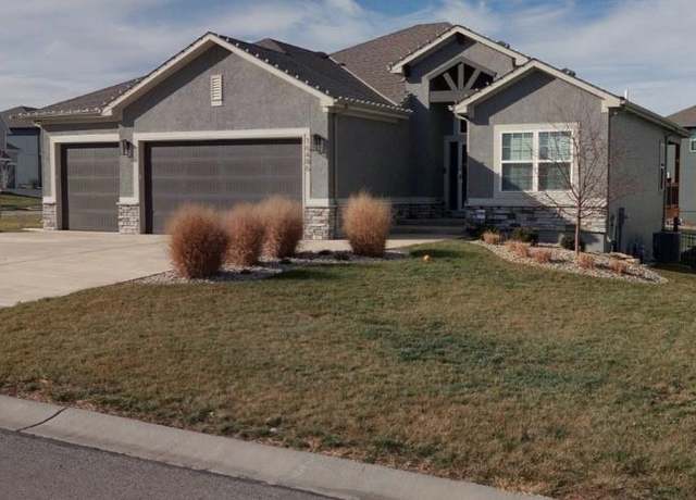 Property at 16486 S Chalet Dr, Olathe, KS 66062, 4 beds, 3 baths