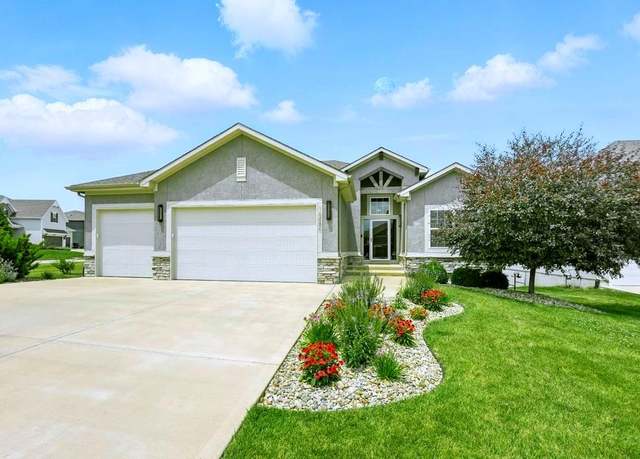 Property at 16486 S Chalet Dr, Olathe, KS 66062, 4 beds, 3 baths