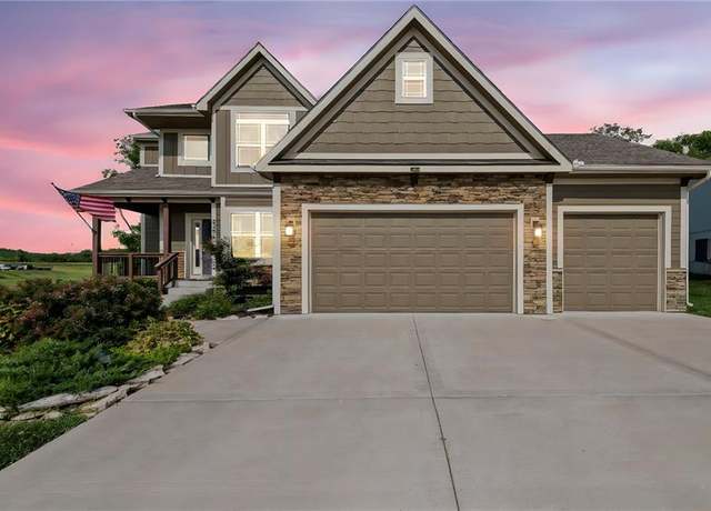 Property at 2305 Windmill Dr, Platte City, MO 64079, 4 beds, 3.5 baths