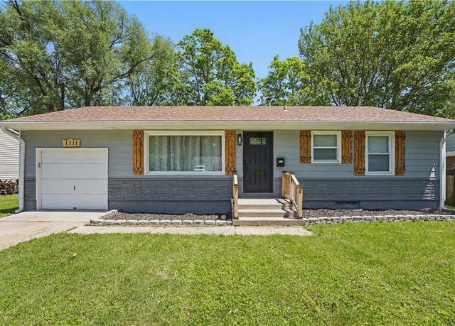 Property at 1111 N Indian Ln, Independence, MO 64056, 2 beds, 1 bath
