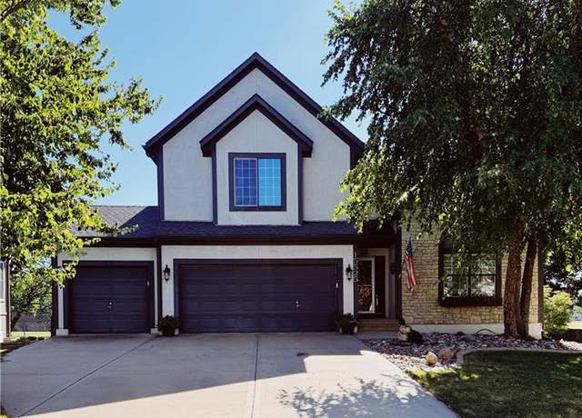 Property at 15525 S Summertree Ln, Olathe, KS 66062, 4 beds, 3 baths