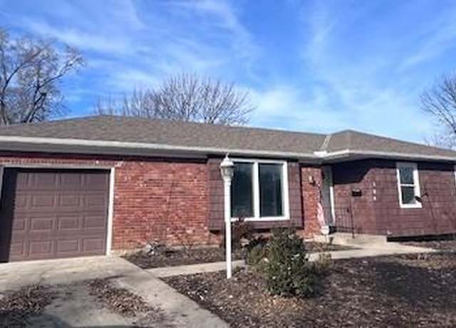 Property at 504 E Brier Dr, Olathe, KS 66061, 3 beds, 2 baths