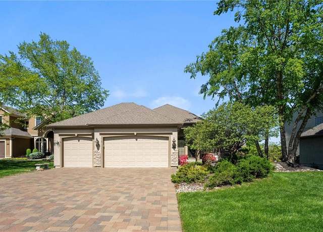 Property at 10522 N Garfield Ave, Kansas City, MO 64155, 3 beds, 3.5 baths