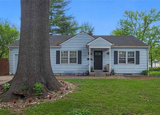 Property at 8611 Hiawatha Rd, Kansas City, MO 64114, 3 beds, 2 baths