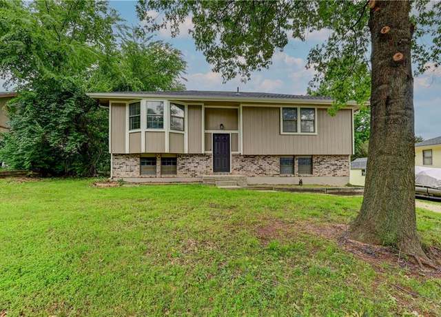 Property at 113 SE 250 Rd, Warrensburg, MO 64093, 3 beds, 1 bath
