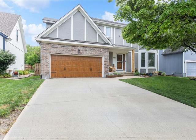 Property at 13125 S Summit St, Olathe, KS 66062, 4 beds, 3.5 baths