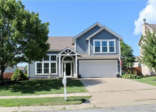 Property at 728 E 167th Ter, Gardner, KS 66030, 3 beds, 2 baths