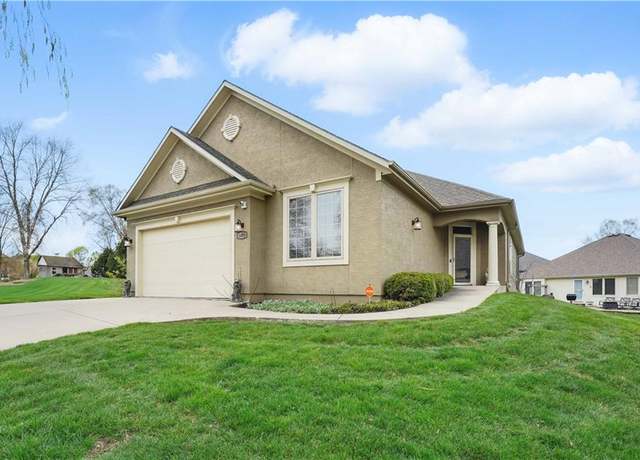 Property at 1404 SW Heartwood Ter, Lee's Summit, MO 64081, 3 beds, 3 baths