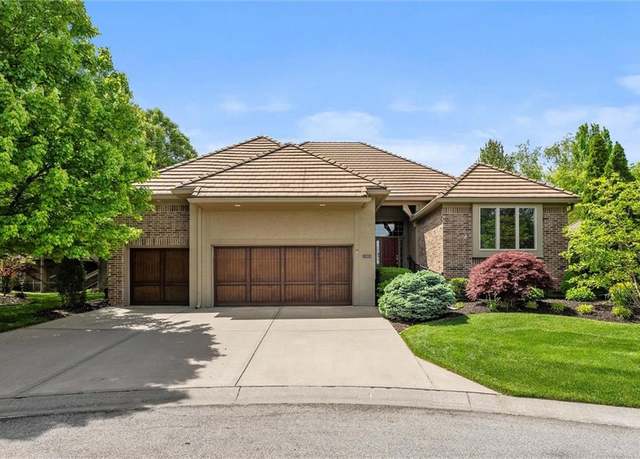 Property at 11404 El Monte Ct, Leawood, KS 66211, 3 beds, 3.5 baths