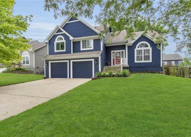 Property at 17553 W 158th St, Olathe, KS 66062, 4 beds, 2.5 baths