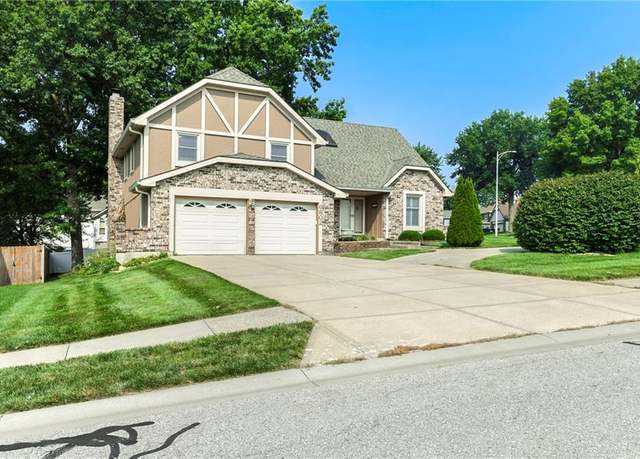 Property at 6802 Acuff St, Shawnee, KS 66216, 4 beds, 2.5 baths
