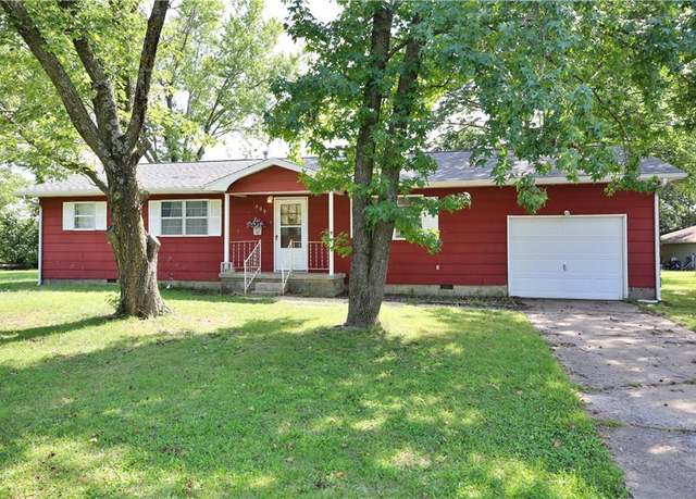 Property at 309 W 25th St, Baxter Springs, KS 66713, 3 beds, 1.5 baths