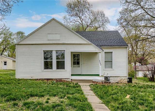 Property at 2600 Garland St, Leavenworth, KS 66048, 2 beds, 1 bath